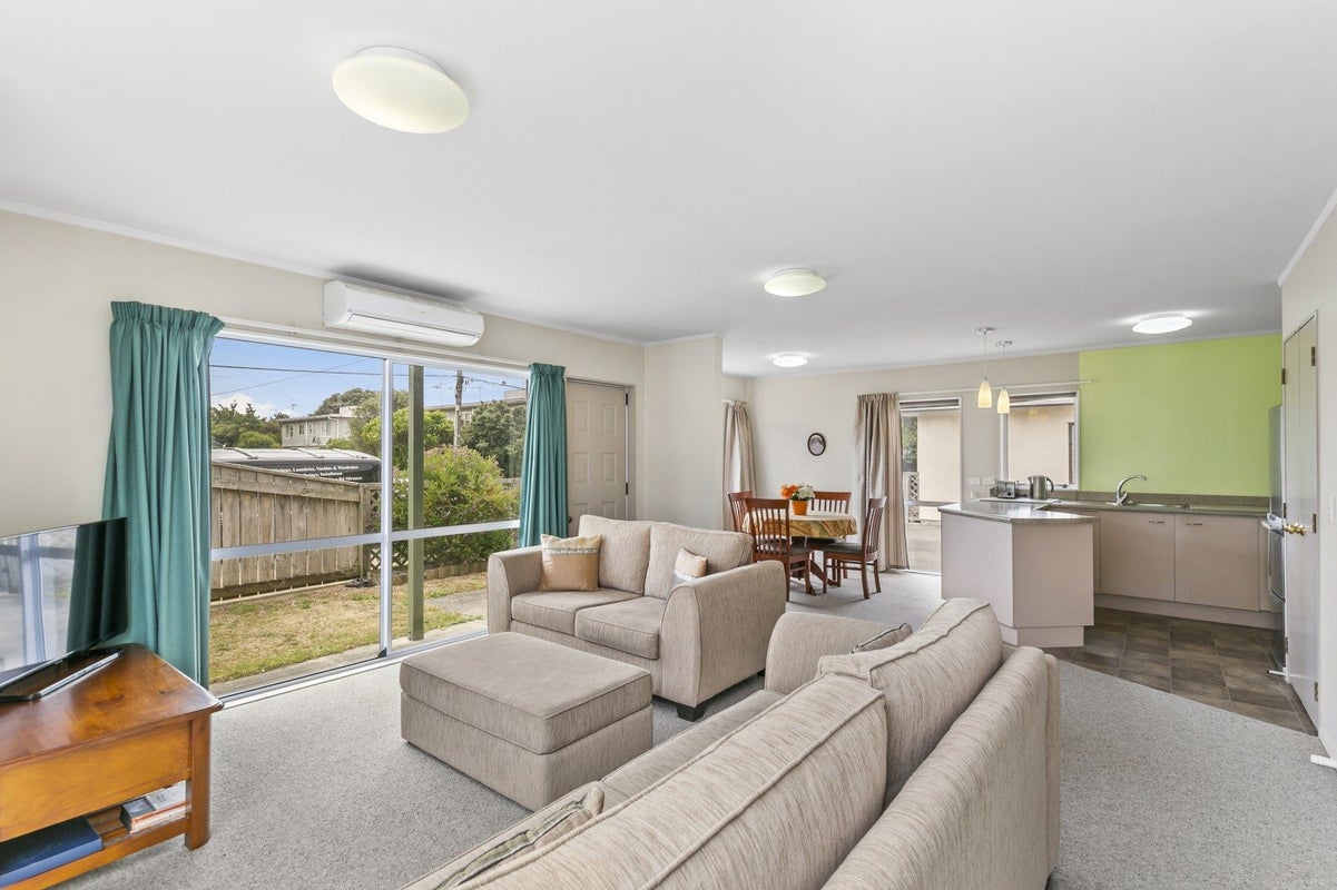 8 Tahi Street, Miramar, Wellington - Carousel 1
