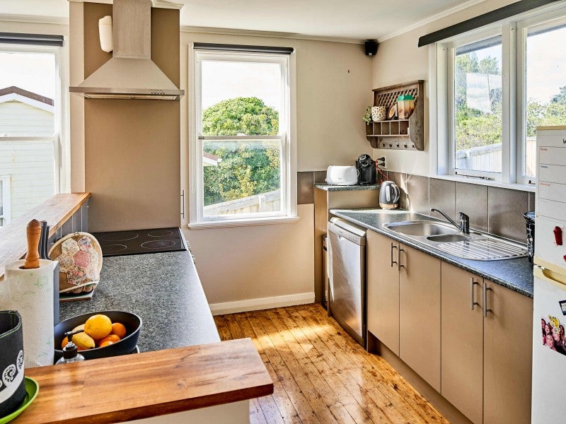 95 Waiuta Street, Titahi Bay, Porirua - Carousel 2
