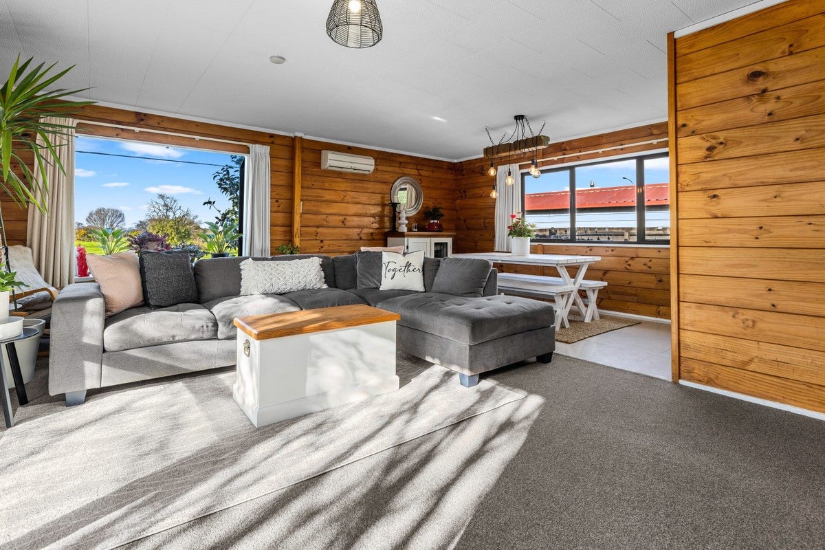 50 Reginald Street, Burwood, Christchurch - Carousel 1