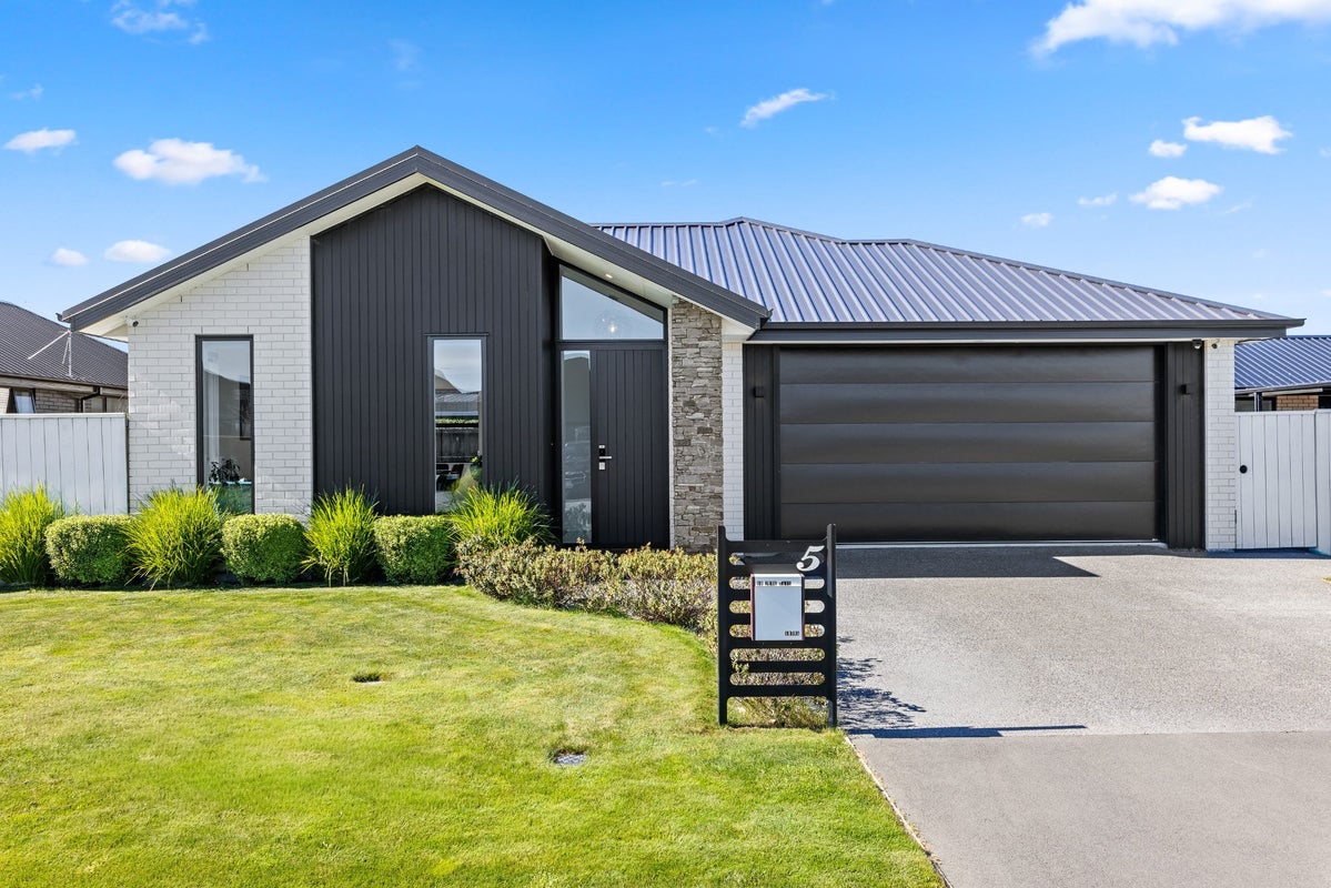 5 Boag Place, Halswell, Christchurch - Carousel 1