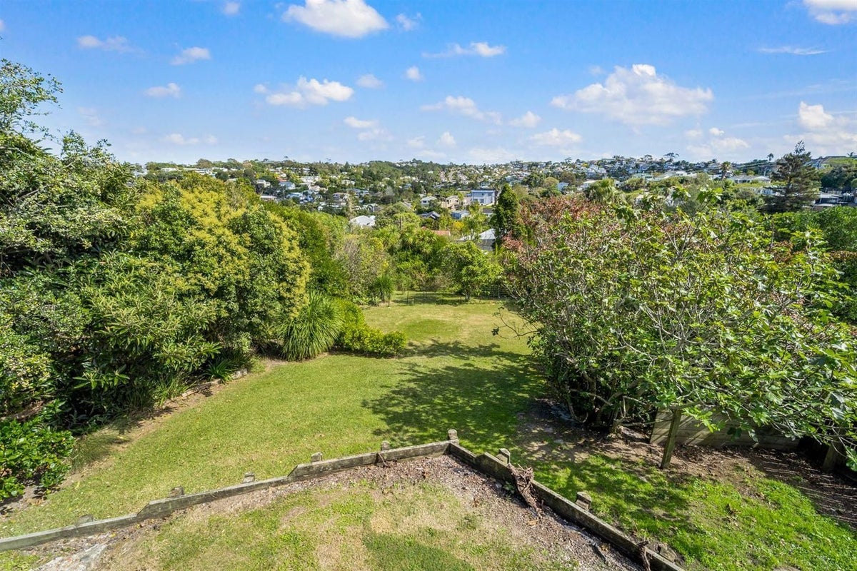 528 Beach Road, Murrays Bay, Auckland - Carousel 16