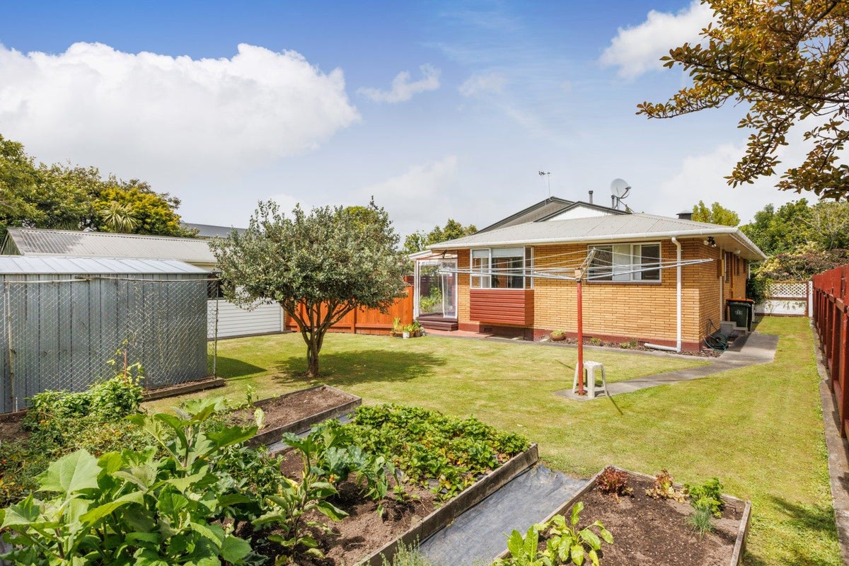 18 Lane Place, Awapuni, Palmerston North - Carousel 19