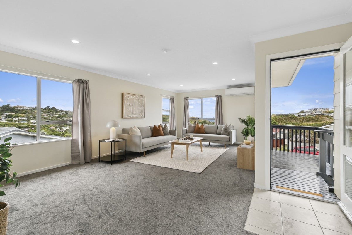 17 Cheltenham Terrace, Newlands, Wellington - Carousel 2