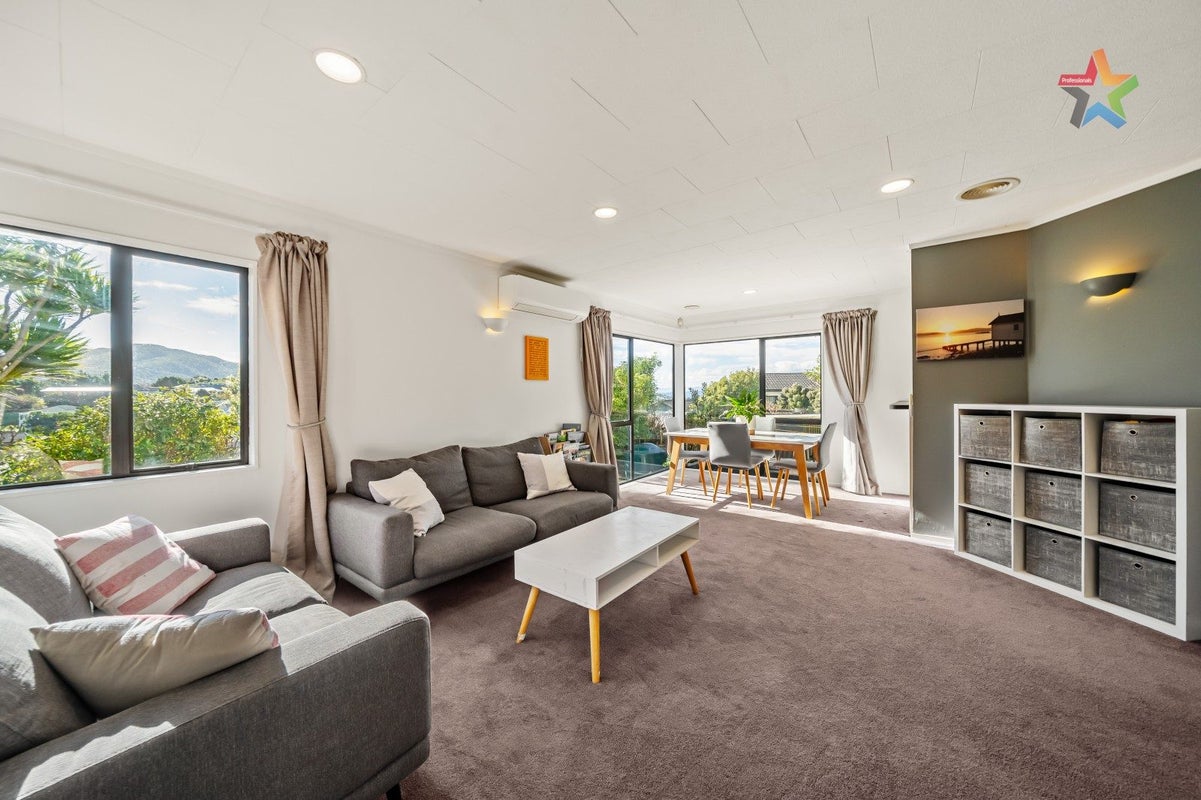 21 Jasmine Grove, Maungaraki, Lower Hutt - Carousel 2