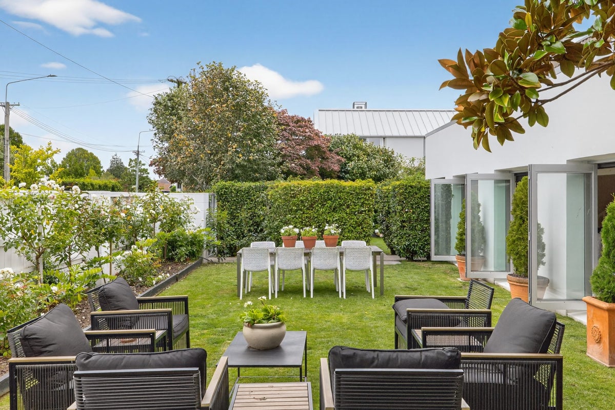 10 Holmwood Road, Merivale, Christchurch - Carousel 1