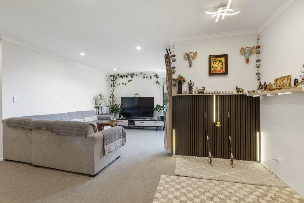 9B Hollinbrigg Place, Manurewa, Auckland - Carousel 2
