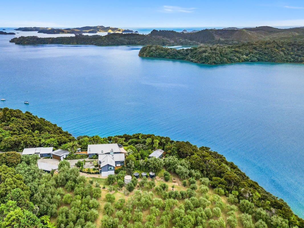 43B Bentzen Drive, Parekura Bay, Hikurangi - Carousel 1