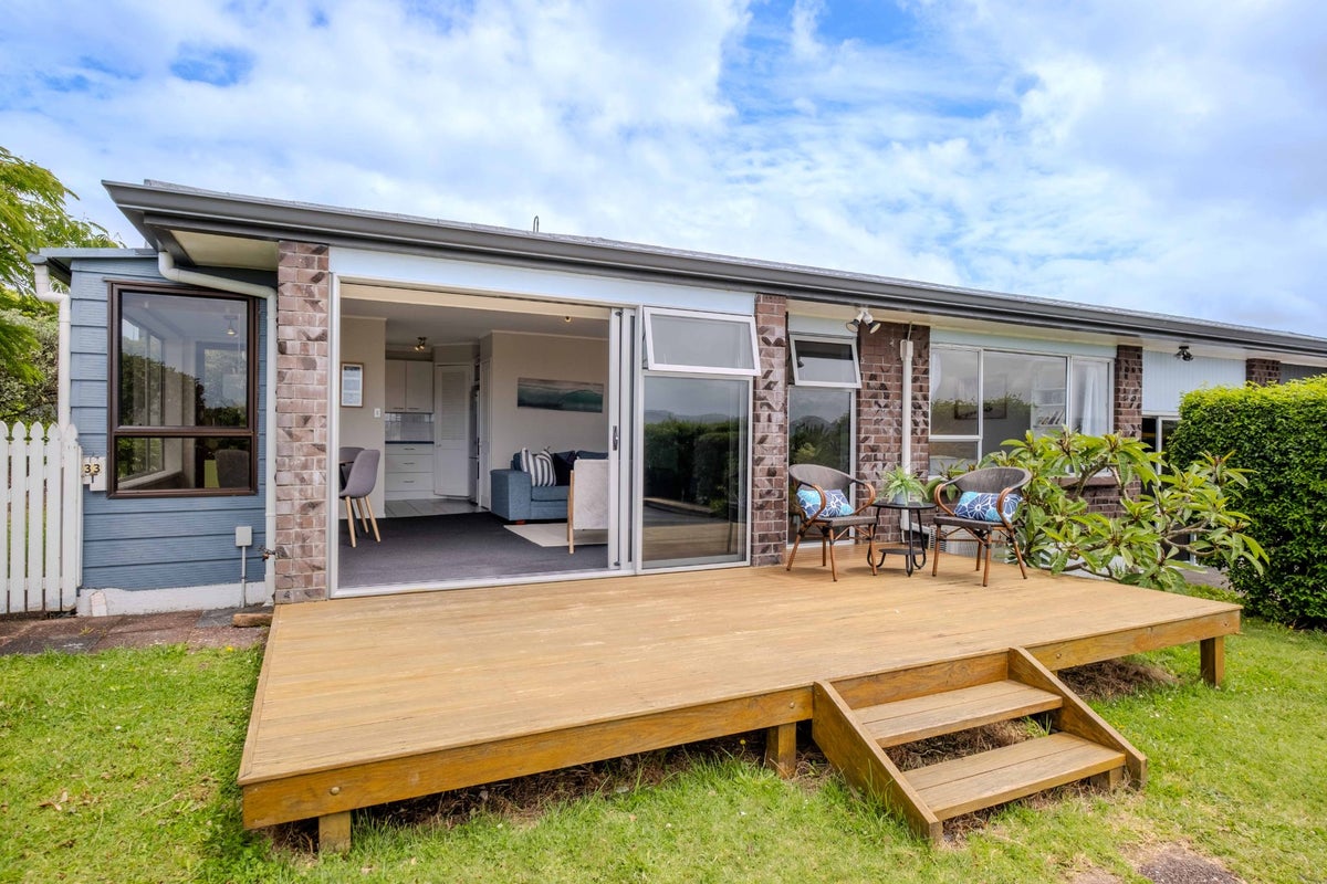1/33 Rosario Crescent, Red Beach, Whangaparāoa - Carousel 2