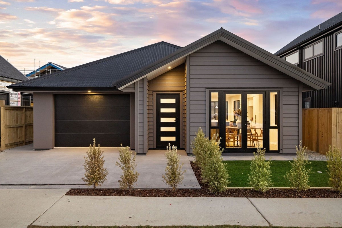 17 Rushland Road, Hanley's Farm, Jacks Point, Queenstown-Lakes, Otago - Carousel 1