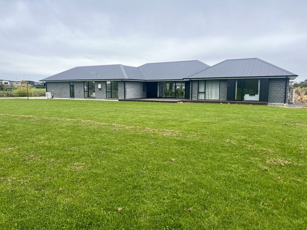 25 Inverurie Drive, Waihopai, Invercargill - Carousel 1