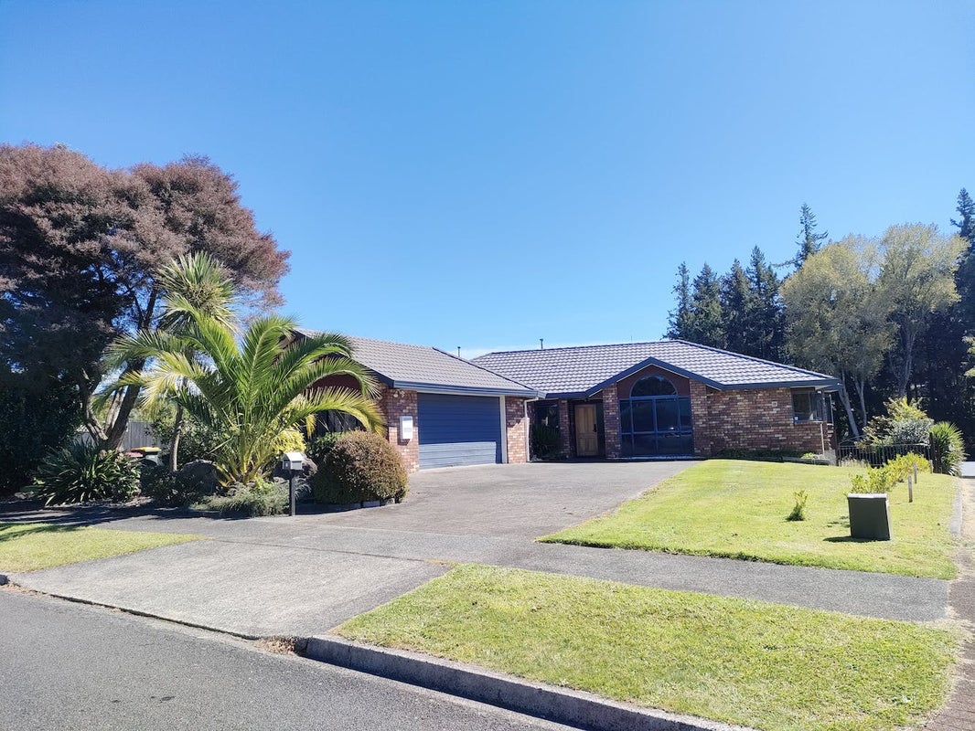 6 Edward Payton Grove, Pukehangi, Rotorua - Carousel 1
