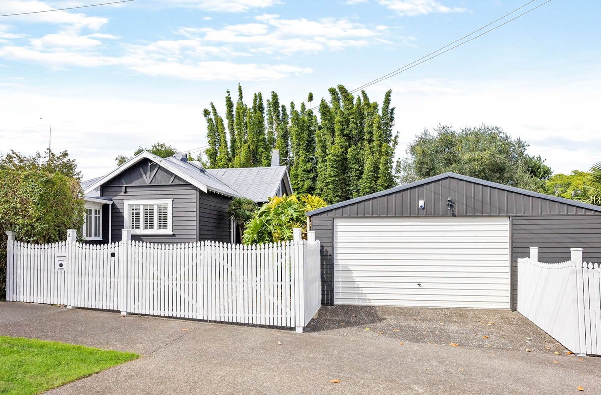 4 Victor Street, Avondale, Auckland - Carousel 1