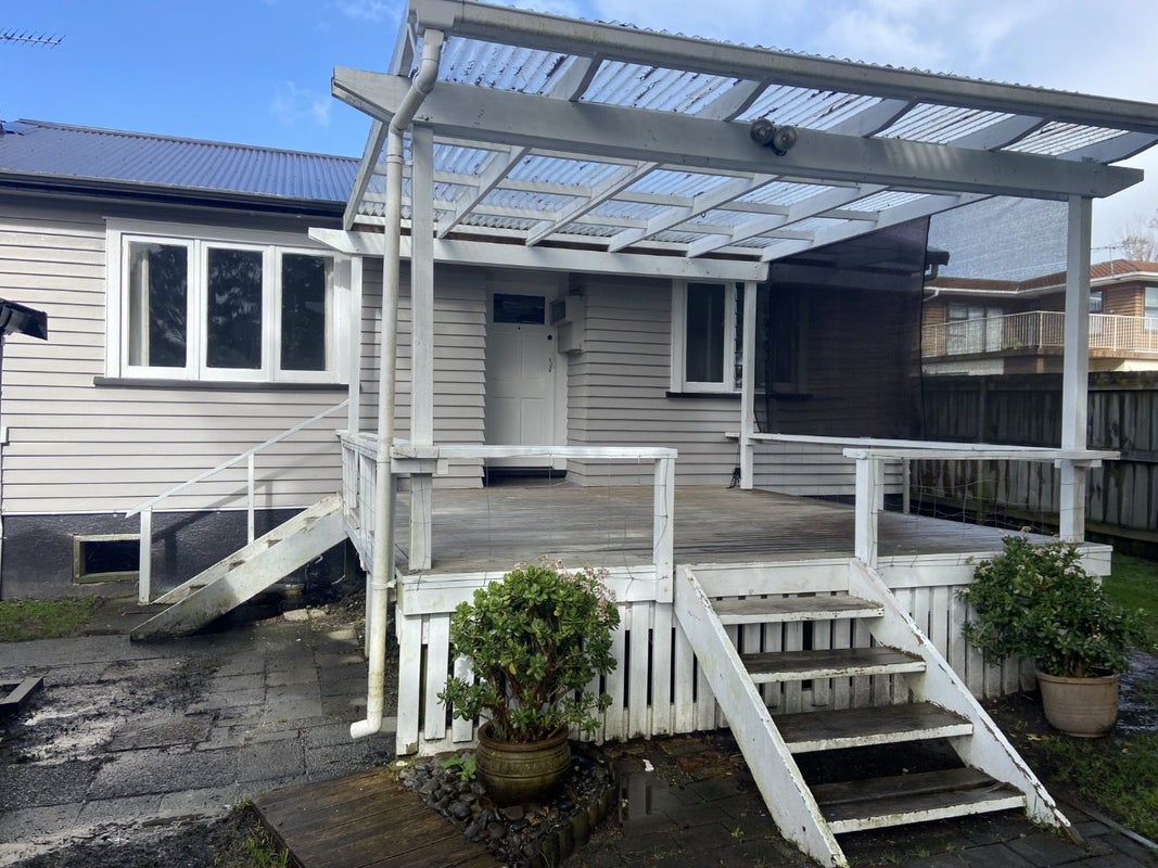 1/38 Godley Road, Green Bay, Auckland - Carousel 8