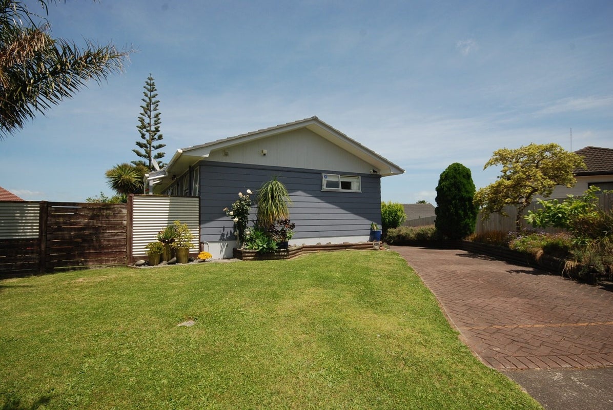 160 Ransom Smyth Drive, Goodwood Heights, Auckland - Carousel 1