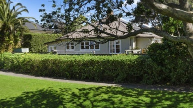 15 Achilles Crescent, Narrow Neck, Auckland - Carousel 1