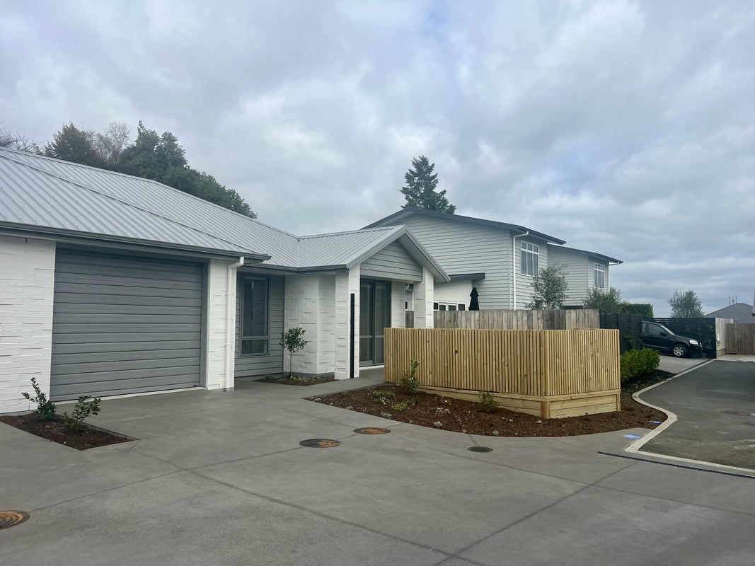 15 Gallants Place, Flagstaff, Hamilton - Carousel 1