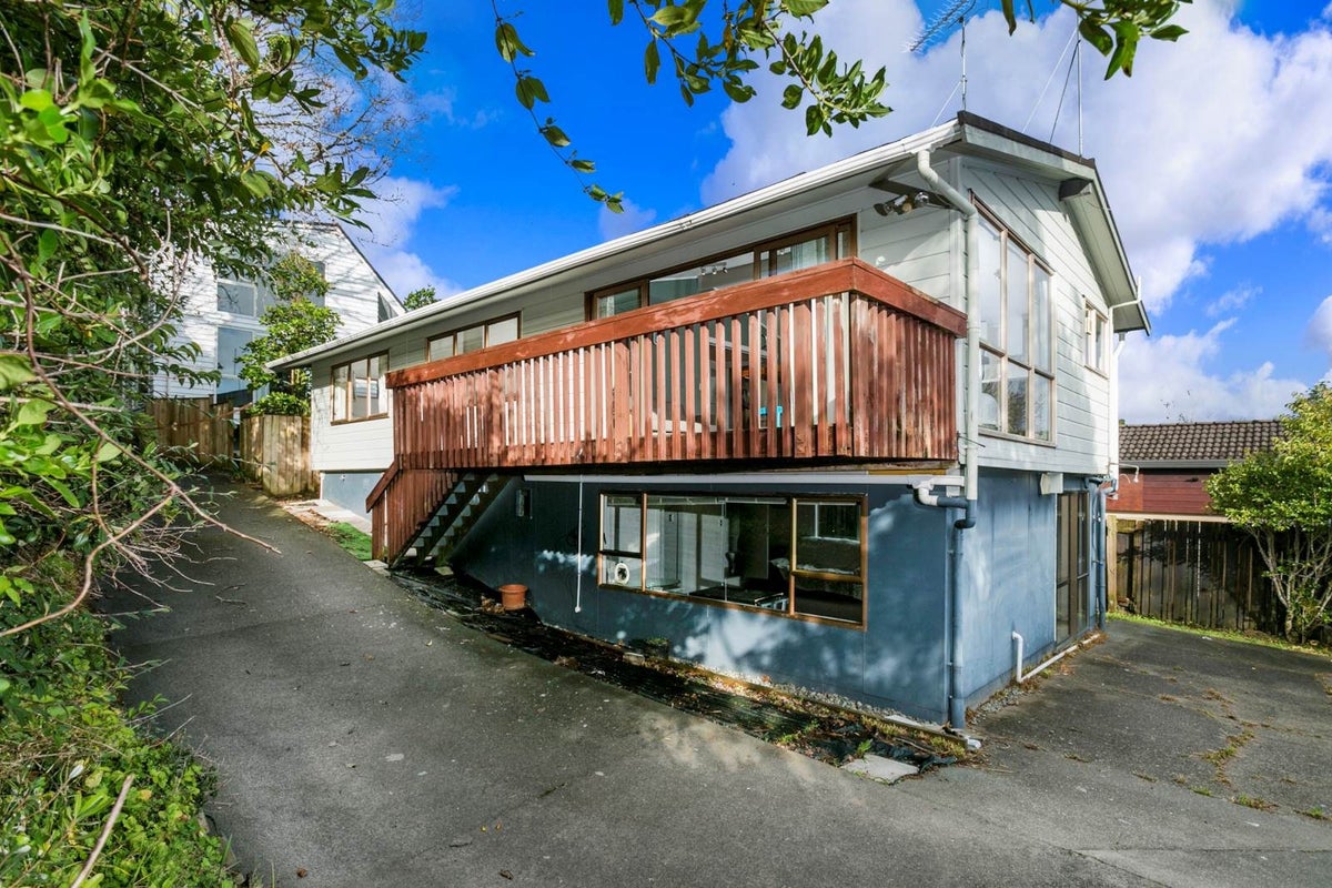 1 Alexander Avenue, Torbay, Auckland - Carousel 2