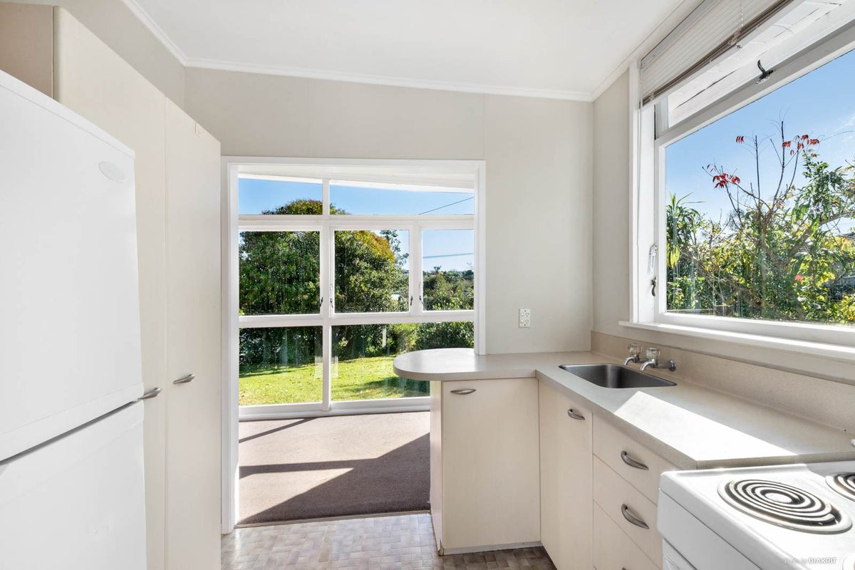 1/13 Napoleon Avenue, Milford, Auckland - Carousel 1