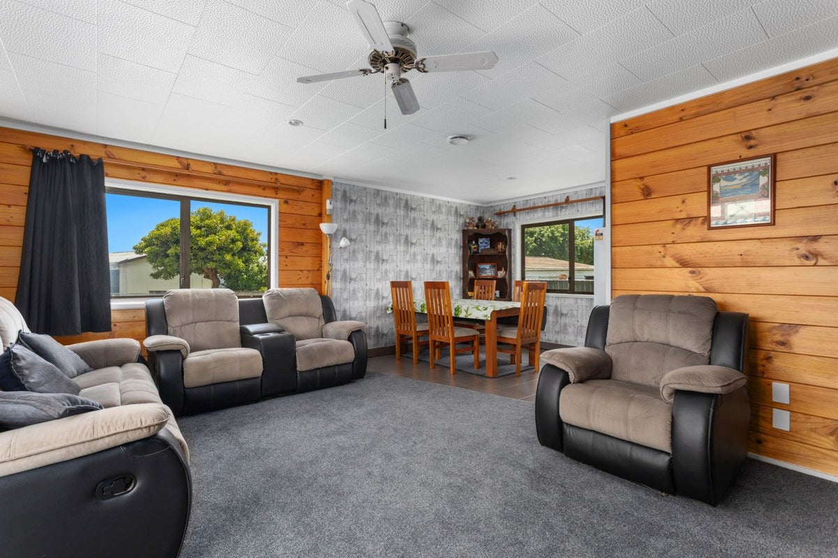 8 Tawhara Place, Edgecumbe, Edgecumbe - Carousel 2