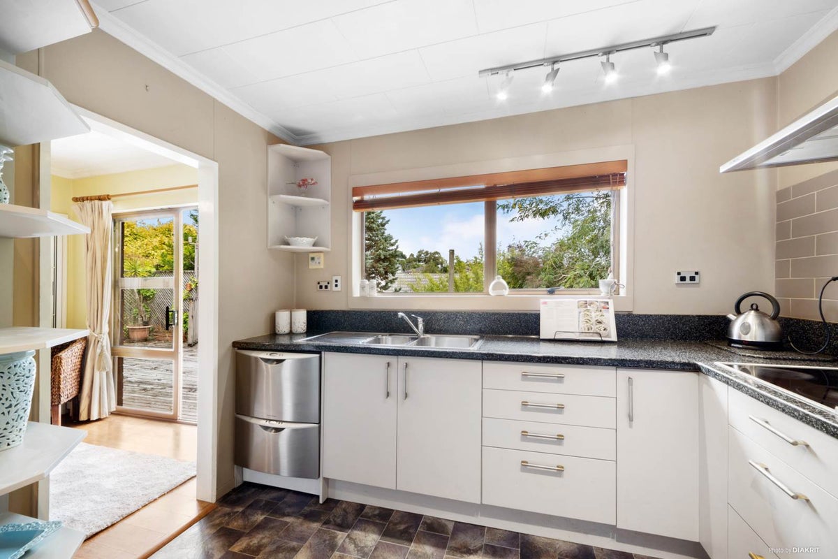49 Gledstane Road, Stanmore Bay, Whangaparaoa - Carousel 2