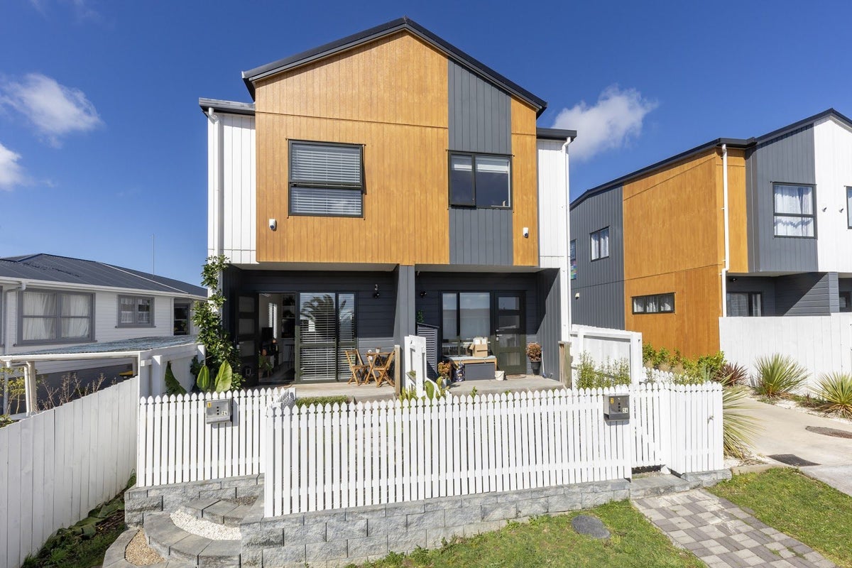 1/24 Tara Road, Henderson, Auckland - Carousel 2