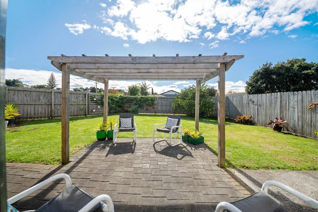 36 Koru Street, Mangere Bridge, Auckland - Carousel 1