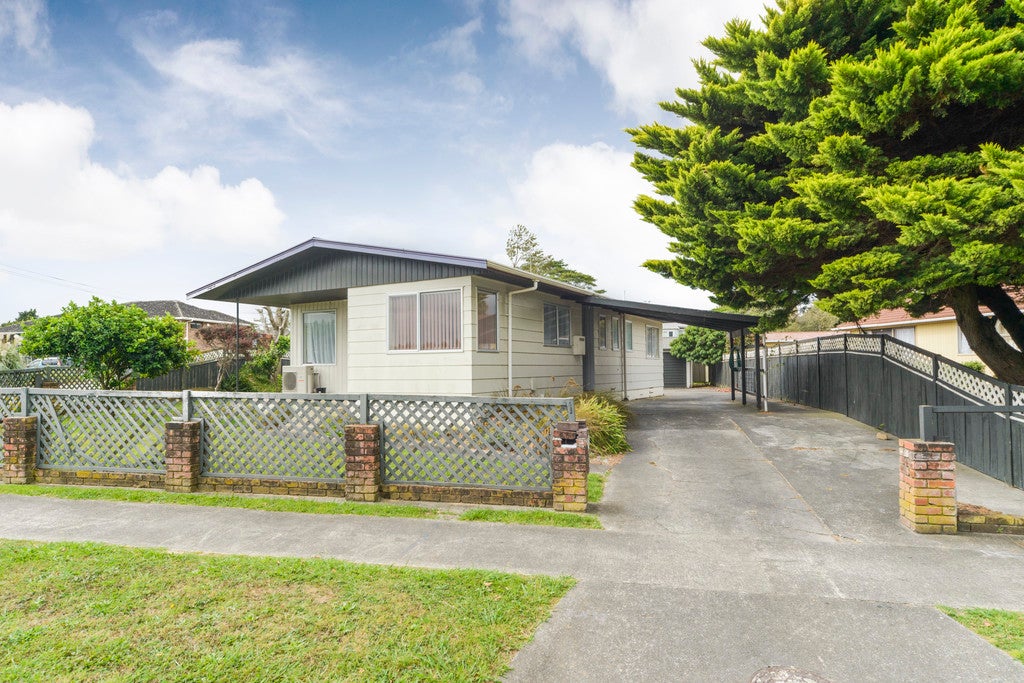 1 Escort Grove, Awapuni, Palmerston North - Carousel 19