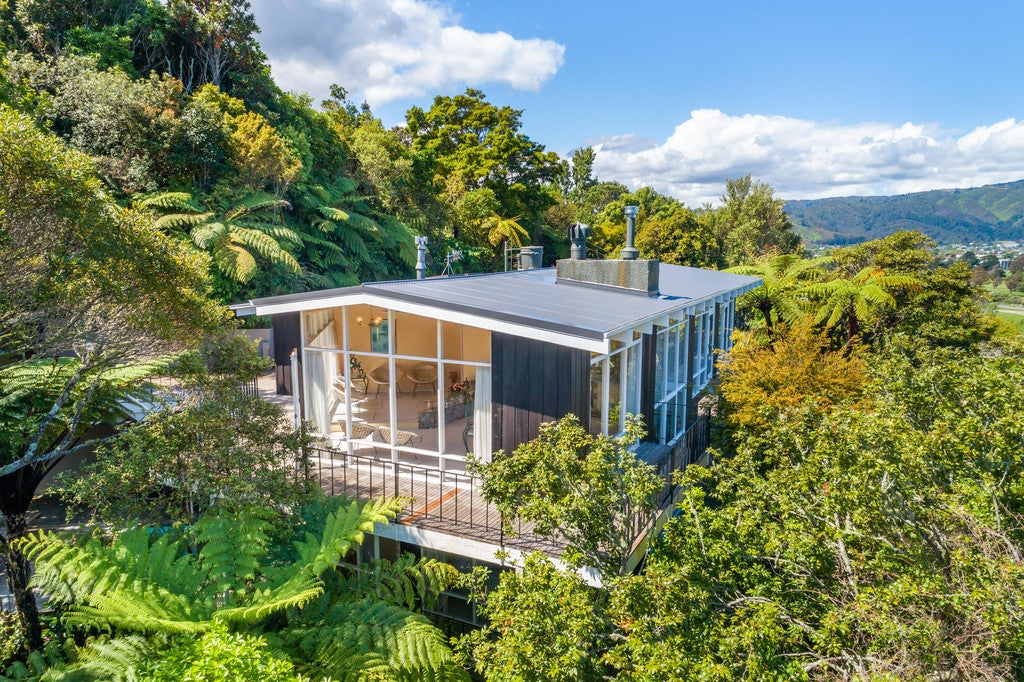 8 Natusch Road, Belmont, Lower Hutt - Carousel 2