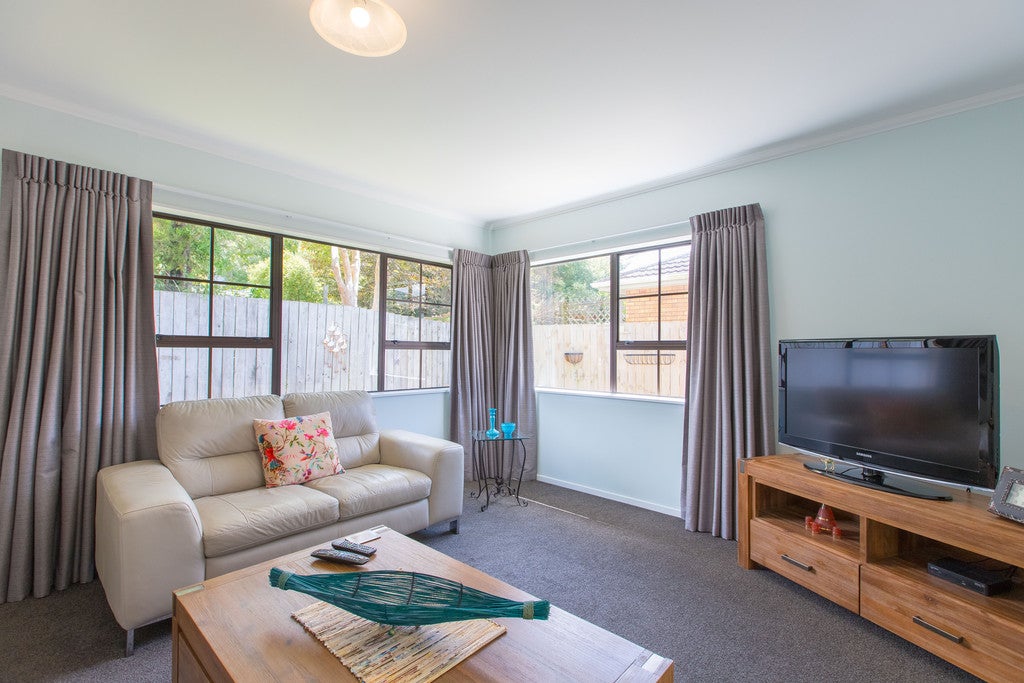 79C Oxford Street, Tawa, Wellington - Carousel 2