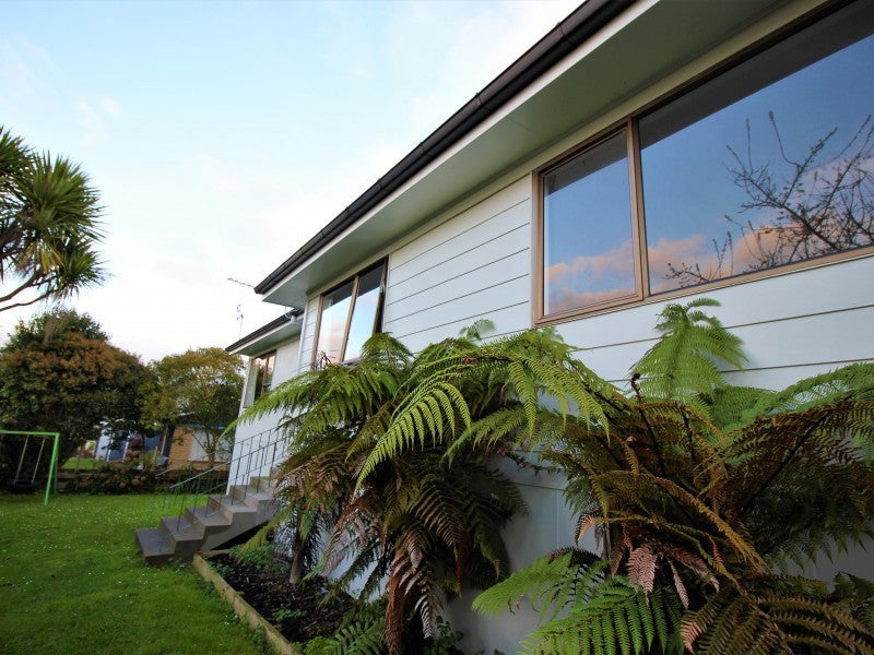 11 Colquhoun Place, Dinsdale, Hamilton - Carousel 1