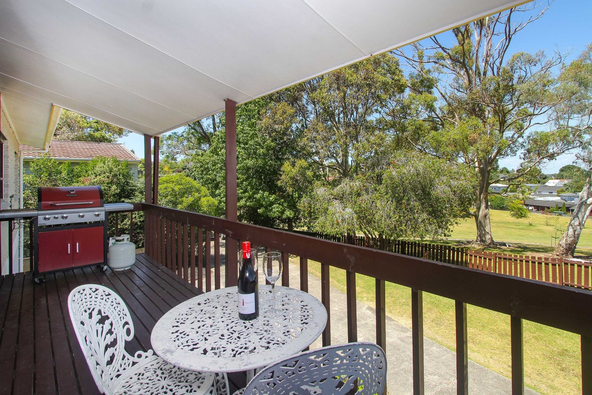 1/56 Knightsbridge Drive, Forrest Hill, Auckland - Carousel 2