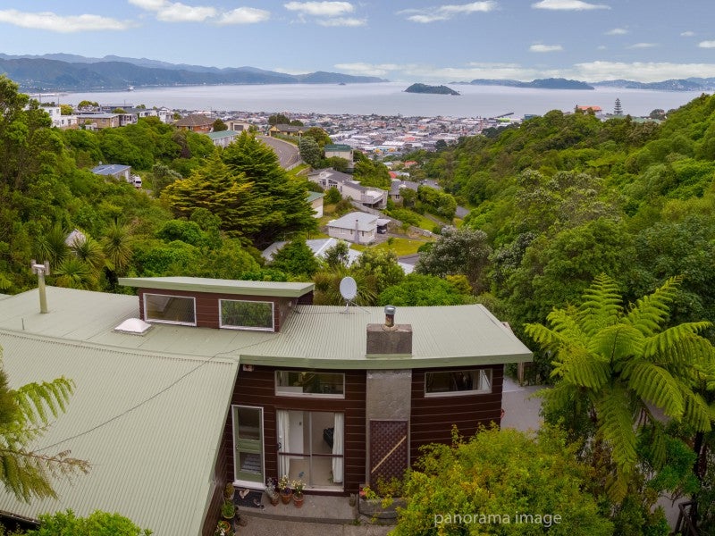 119 Dowse Drive, Maungaraki, Lower Hutt - Carousel 1