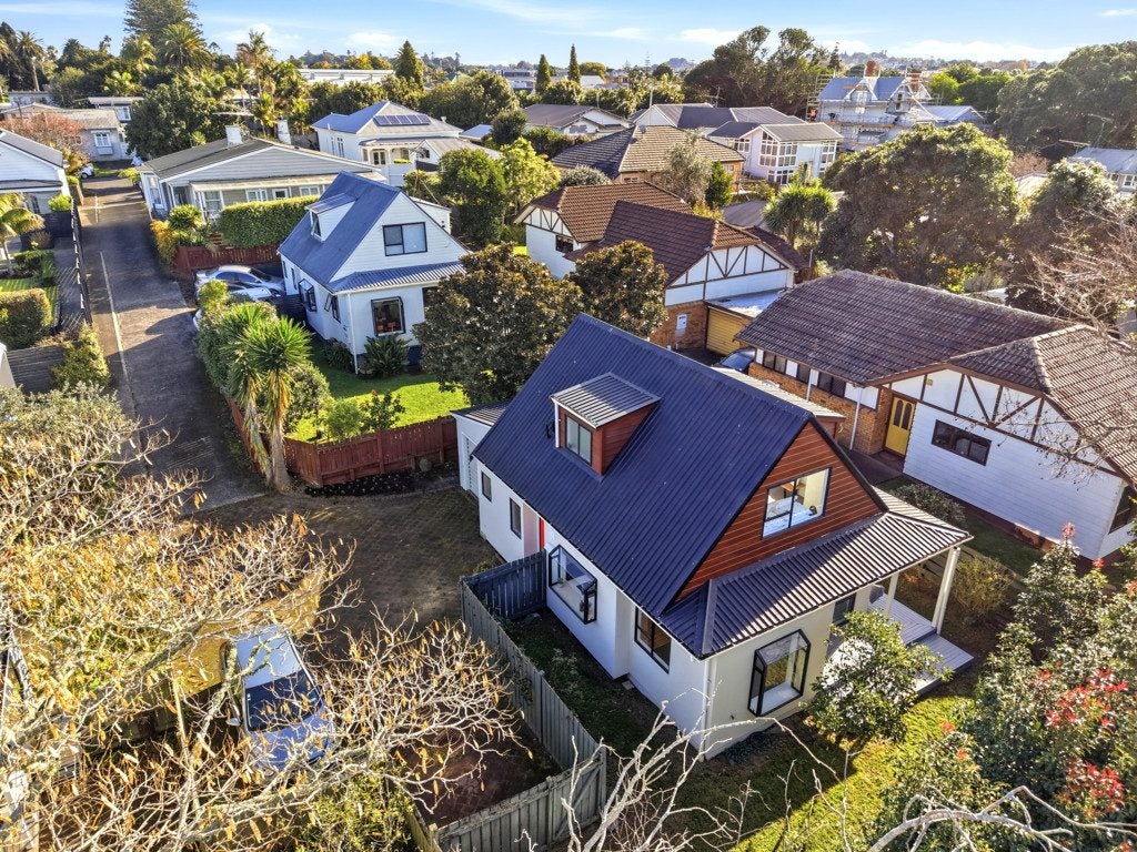 111C Selwyn Street, Onehunga, Auckland - Carousel 1