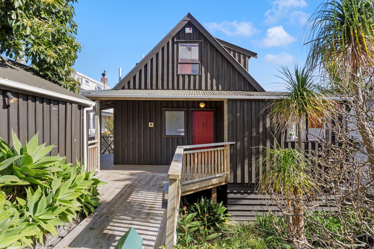 49A Marlborough Street, Mount Eden, Auckland - Carousel 1