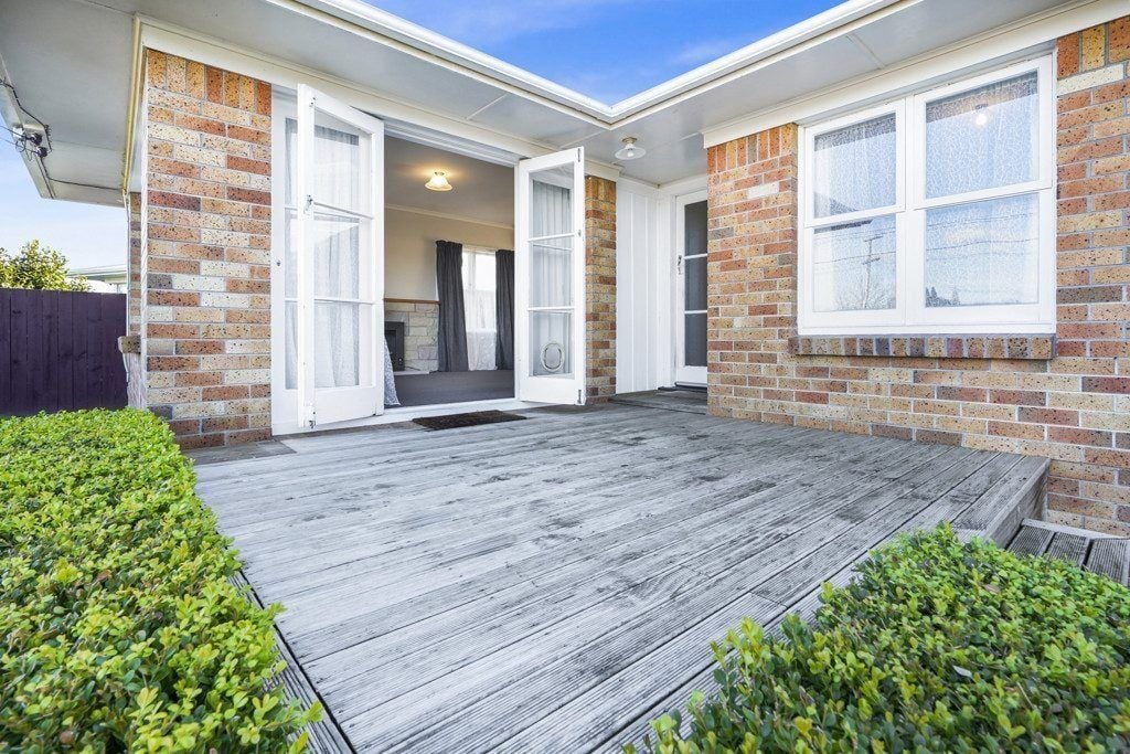 27 Nevada Road, Silverdale, Hamilton - Carousel 1