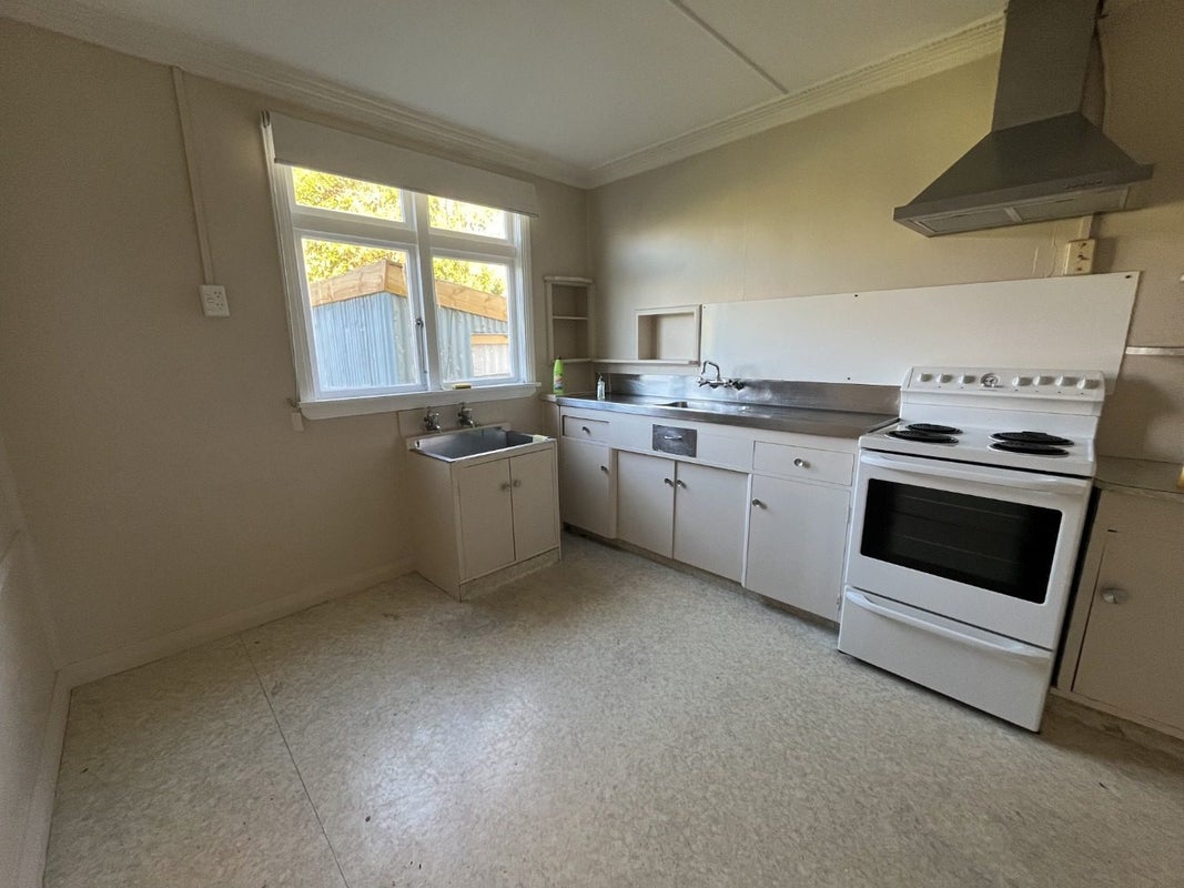 37 Lowe Street, Avenal, Invercargill - Carousel 2