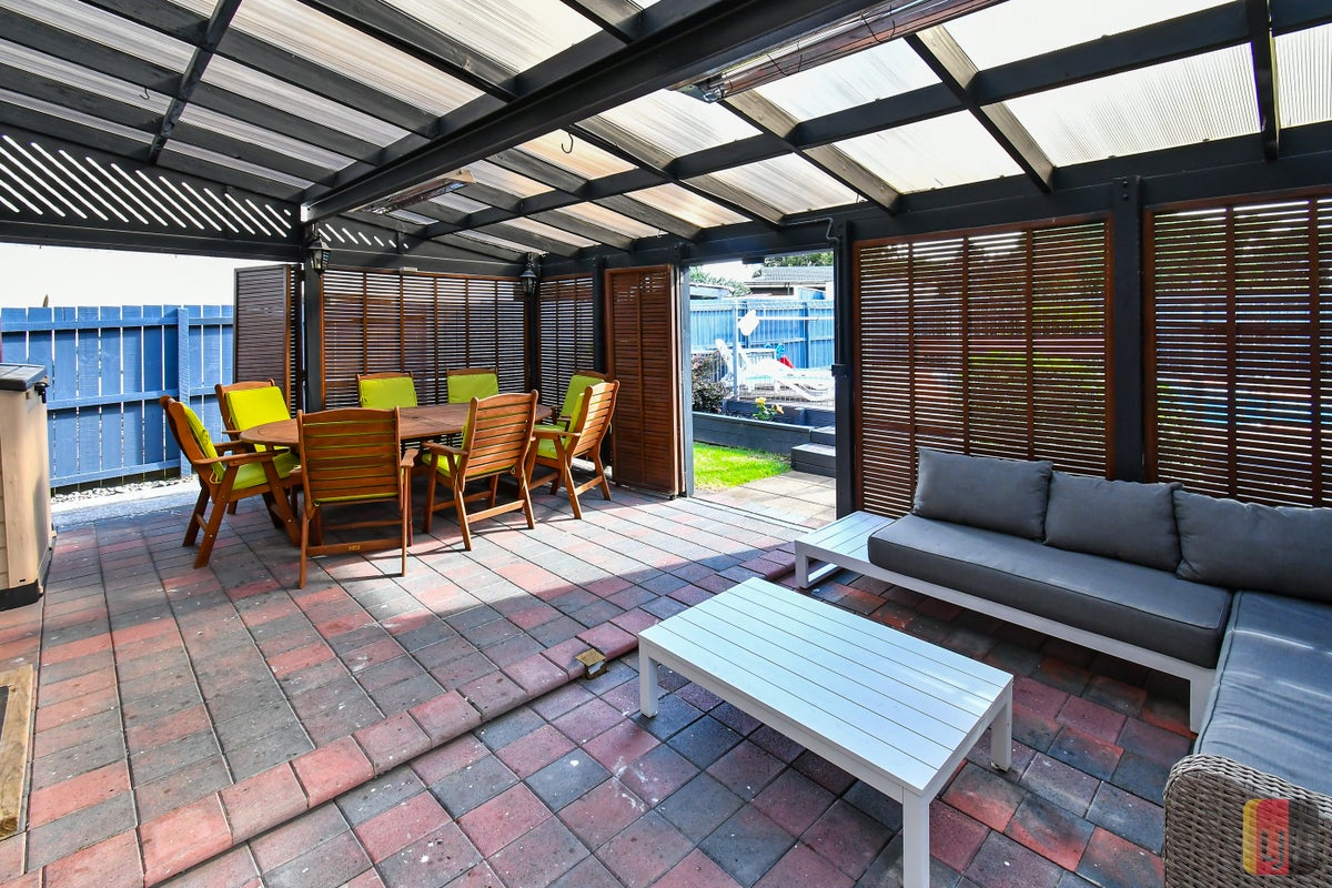 21 Balgowan Terrace, Conifer Grove, Takanini - Carousel 2