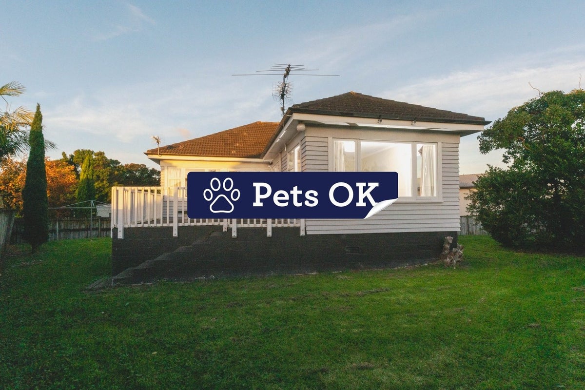 57B Redoubt Road, Goodwood Heights, Auckland - Carousel 1