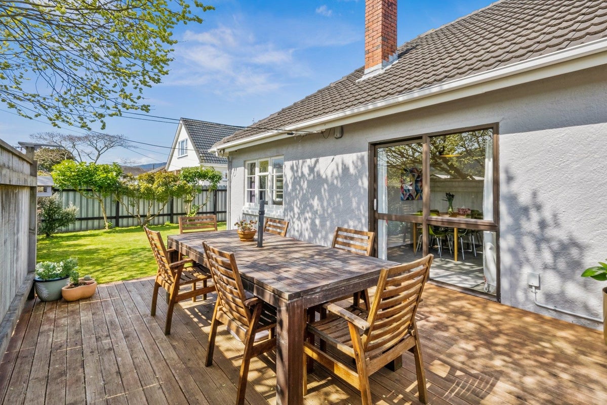 12 Elm Street, Ebdentown, Upper Hutt - Carousel 2