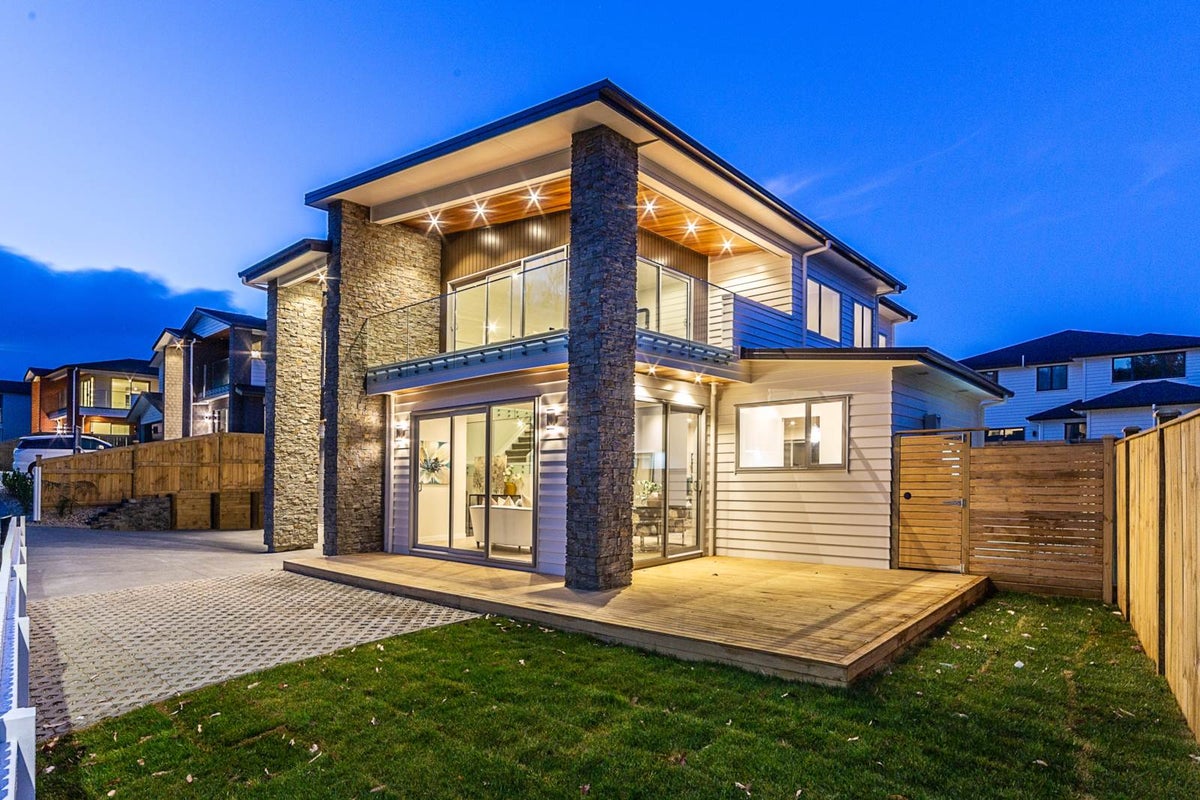 13 David Rogers Lane, Swanson, Auckland - Carousel 1