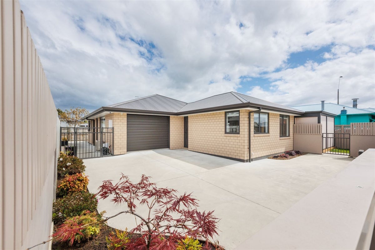 100 Cook ST, West End, Palmerston North - Carousel 1
