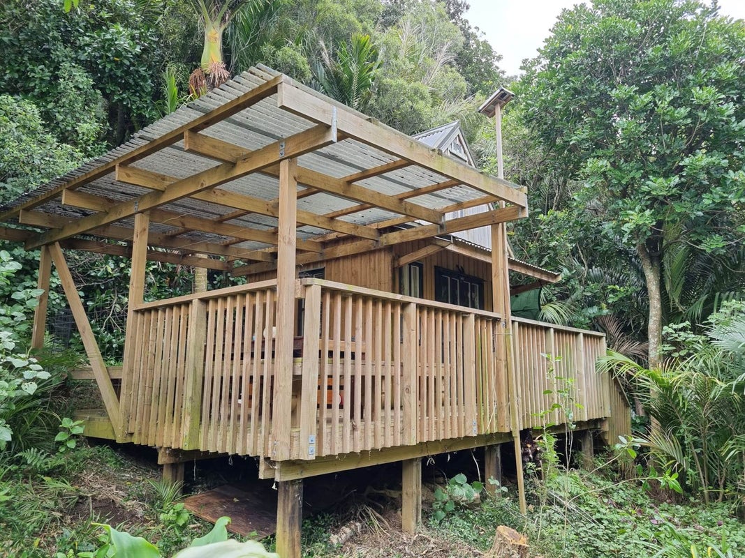 21 Glen Brook Road, Omiha, Waiheke Island - Carousel 1