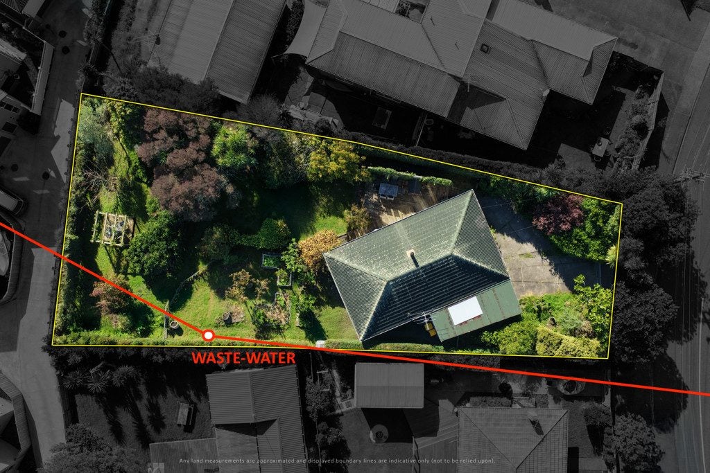 41 Amberley Avenue, Te Atatu South, Auckland - Carousel 2