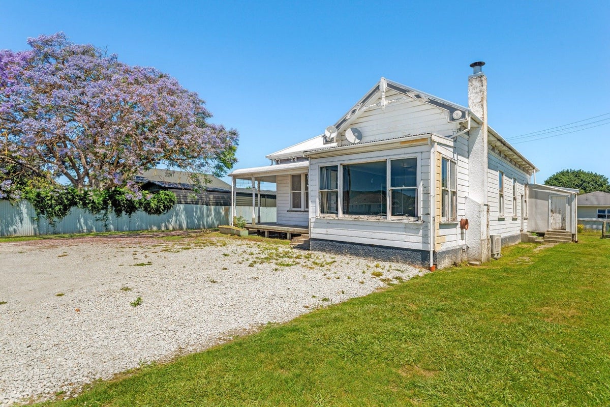678 GLADSTONE ROAD, Te hapara, Gisborne - Carousel 1