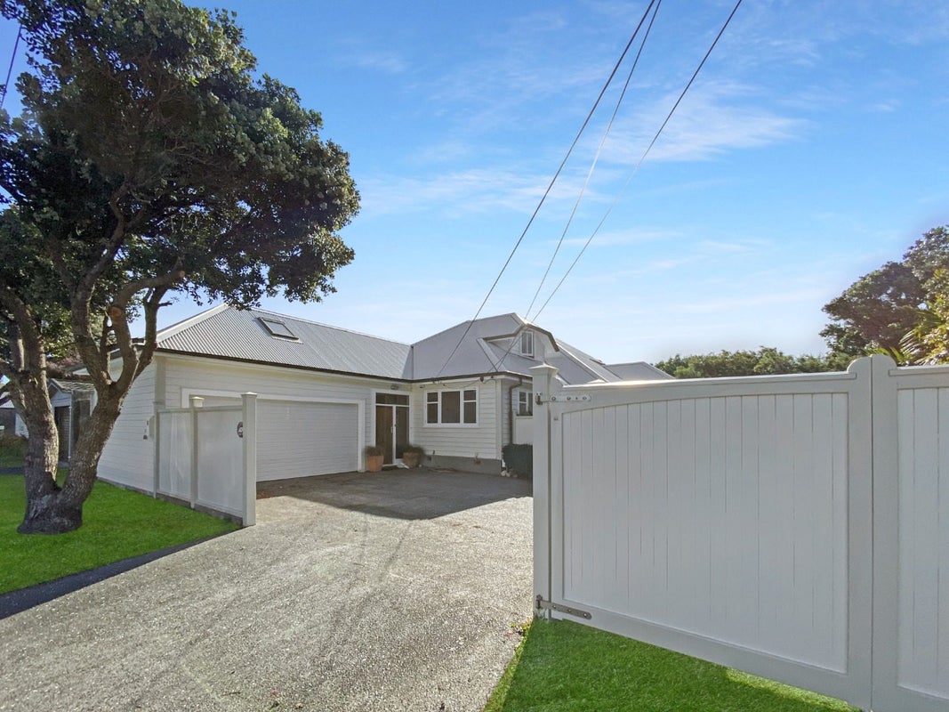 12 Hector Street, Seatoun, Wellington - Carousel 20