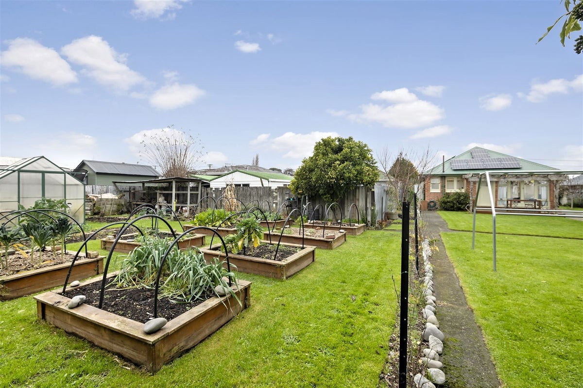 297 Westminster Street, Mairehau, Christchurch - Carousel 1