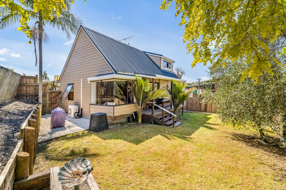 568 Whangaparaoa Road, Stanmore Bay, Whangaparaoa - Carousel 1