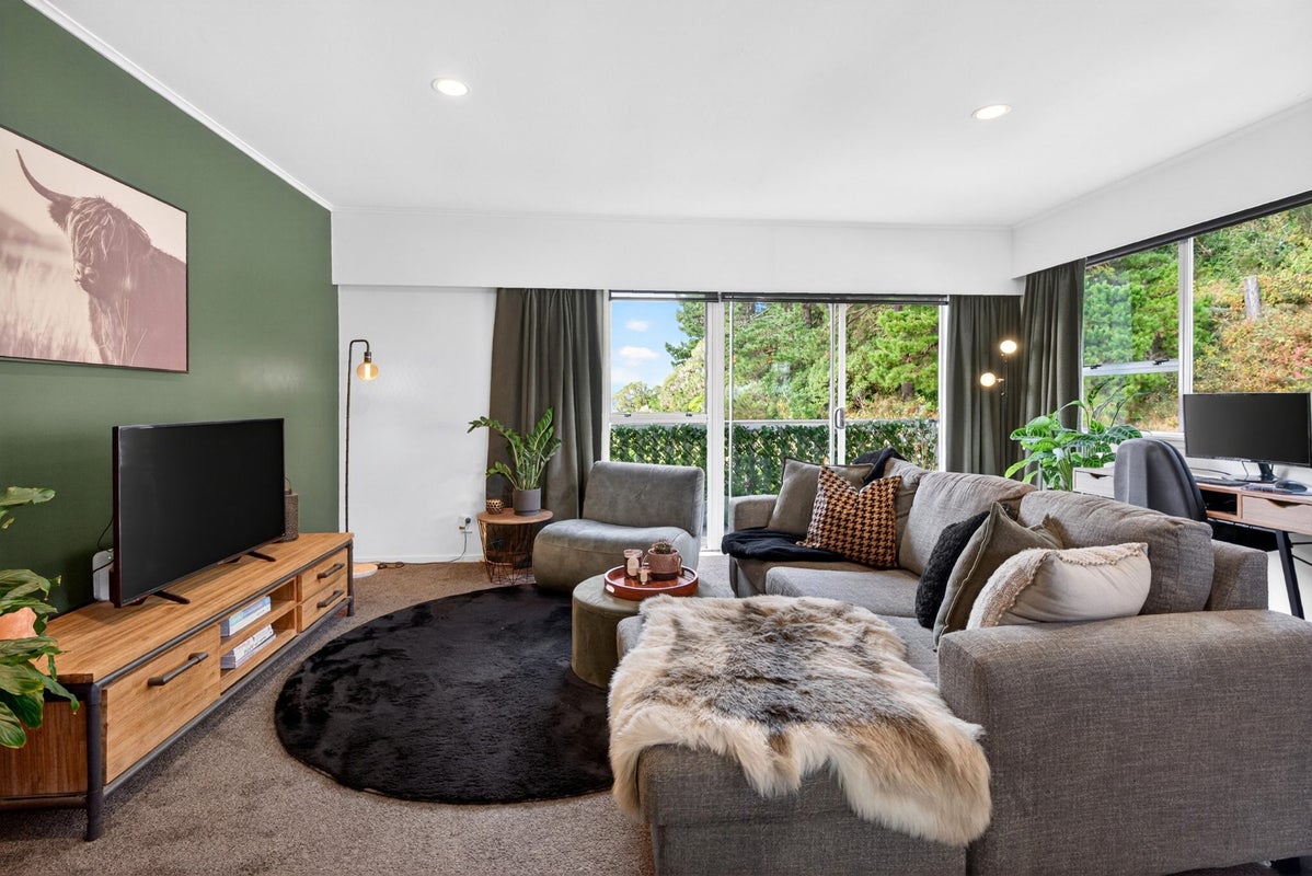 4A Cedar Street, Maungaraki, Lower Hutt - Carousel 2