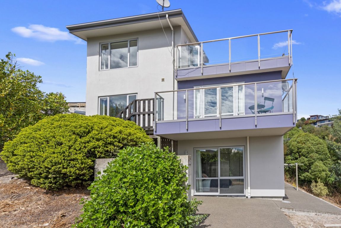 17 Mandalay Lane, Redcliffs, Christchurch - Carousel 2