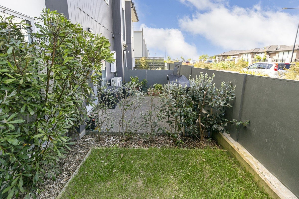 28 Bluff Road, Kenepuru, Porirua - Carousel 22